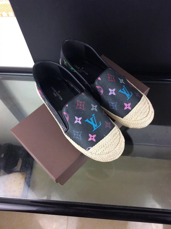 LV Loafers Women--010